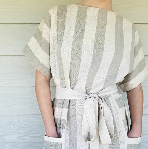 *SOLD*Vintage 80s Minimalist Lagenlook Dress Gray/Oat Color Belted Pockets - Picture 10 of 16